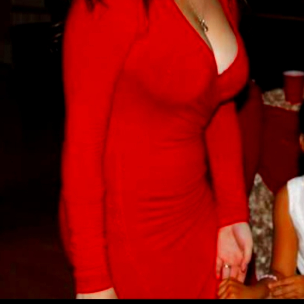 Forever 21 Long sleeved red dress - Picture 2 of 6